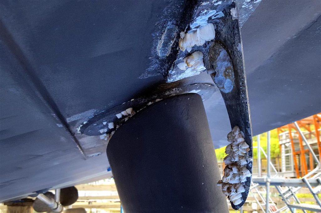 Bottom package